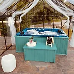 فندق مبيت وإفطار Le Domaine Du Quercy 3*